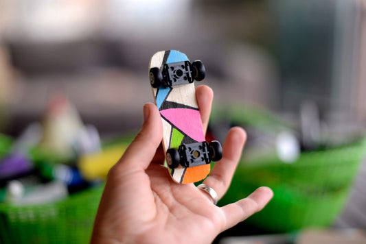 Finger skate