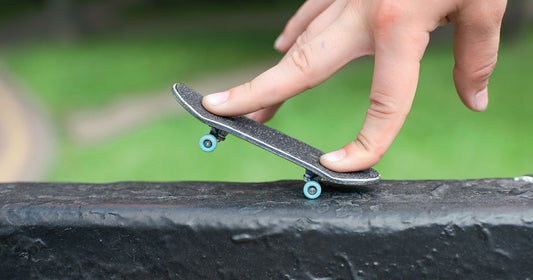 Finger skate