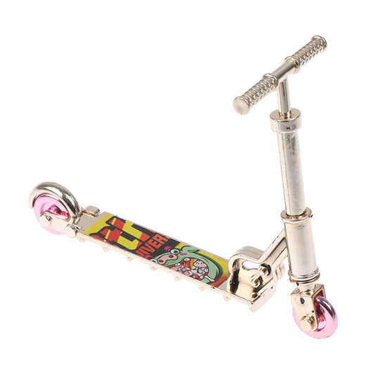 Trottinette Pliable - Tiny Trick Scooter 2 Roues Jouet, éducatifs, Finger Skateboards Amusants, Mouvement antidérapant du Bout des Doigts, Accessoires Trottinette Pliable - Tiny Trick Scooter 2 Roues Jouet, éducatifs, Finger Skateboards Amusants, Mouvement antidérapant du Bout des Doigts, Accessoires