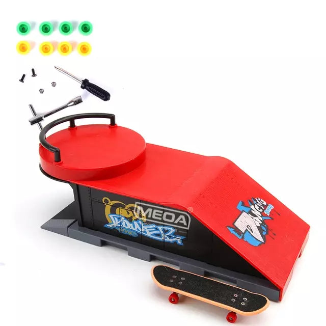 SPIRITRIDERS GRIP & TRICKS - Rampe à Doigt Halfpipe Avec Finger Skate Et 8 Mini Roues - Jouet Skate Park 11 Pièces Dès 6 Ans Multicolore