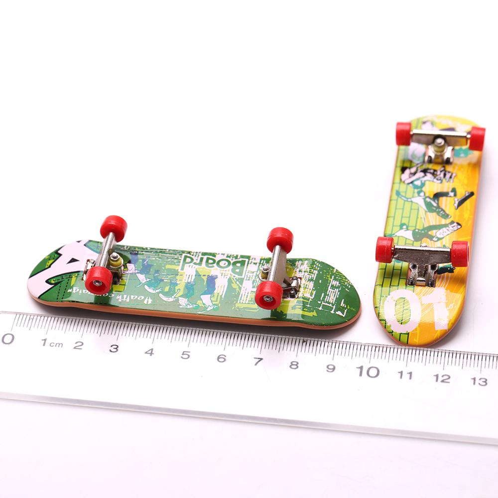 Finger skate